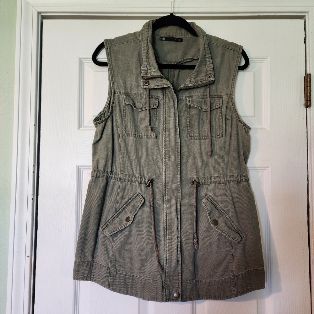 maurices Army Green Cargo Vest with Cinch Waist Large